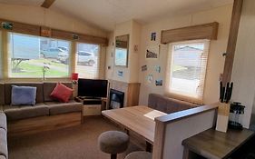 Cosy 6 Berth, Close To Main Amenities